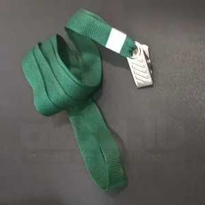 Cordo Liso com clips modelo jacar para crach - VERDE MUSGO